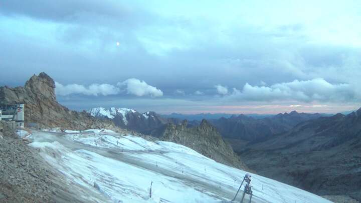 Hintertux (Zillertal) Gefrorene Wand snow cam captured at 20 September 2026 at 7:46 pm GMT+2
