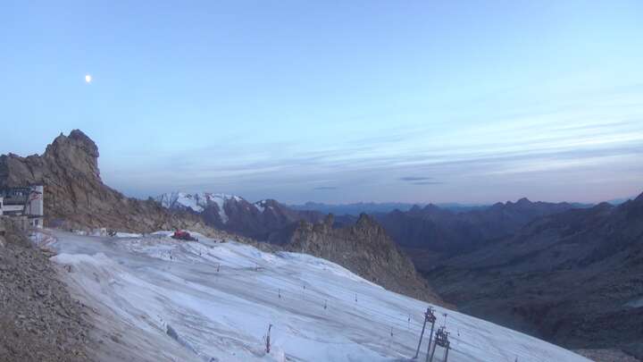 Hintertux (Zillertal) Gefrorene Wand snow cam captured at 21 September 2026 at 7:30 pm GMT+2