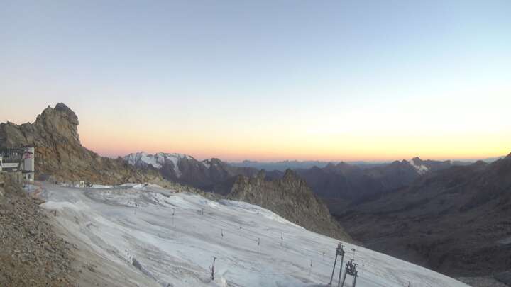 Hintertux (Zillertal) Gefrorene Wand snow cam captured at 22 September 2026 at 7:20 pm GMT+2