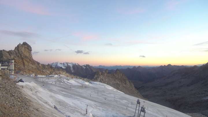 Hintertux (Zillertal) Gefrorene Wand snow cam captured at 23 September 2026 at 7:36 pm GMT+2