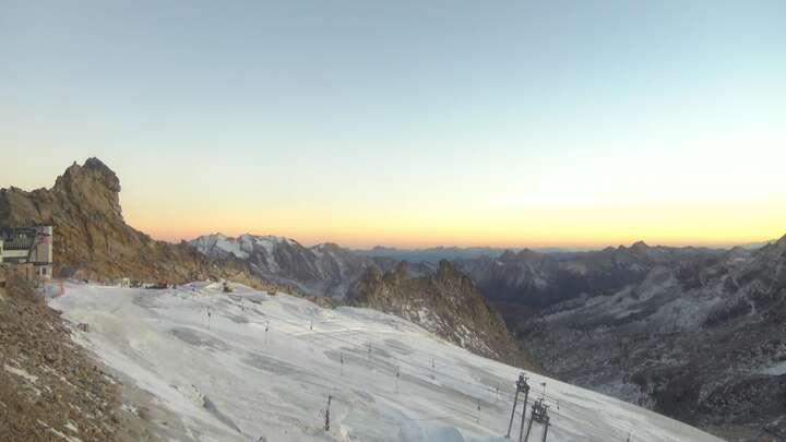 Hintertux (Zillertal) Gefrorene Wand snow cam captured at 25 September 2026 at 7:19 pm GMT+2