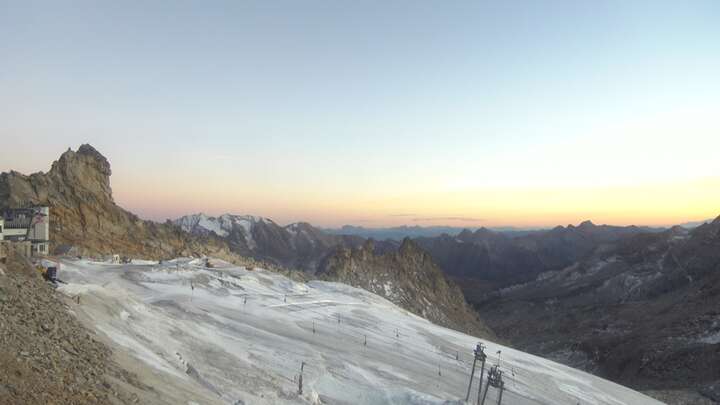 Hintertux (Zillertal) Gefrorene Wand snow cam captured at 26 September 2026 at 7:18 pm GMT+2