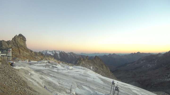 Hintertux (Zillertal) Gefrorene Wand snow cam captured at 27 September 2026 at 7:22 pm GMT+2