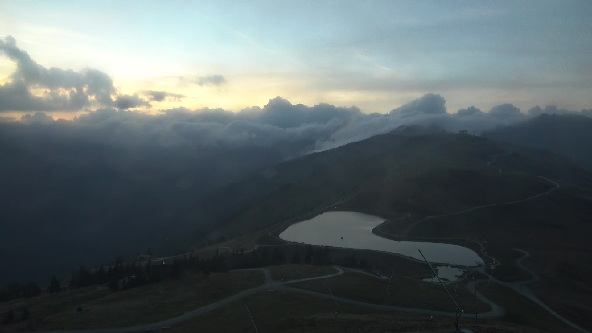 Hollersbach (Kitzbühel) Upper Station Panoramabahn snow cam captured at 4 October 2026 at 6:50 pm GMT+2