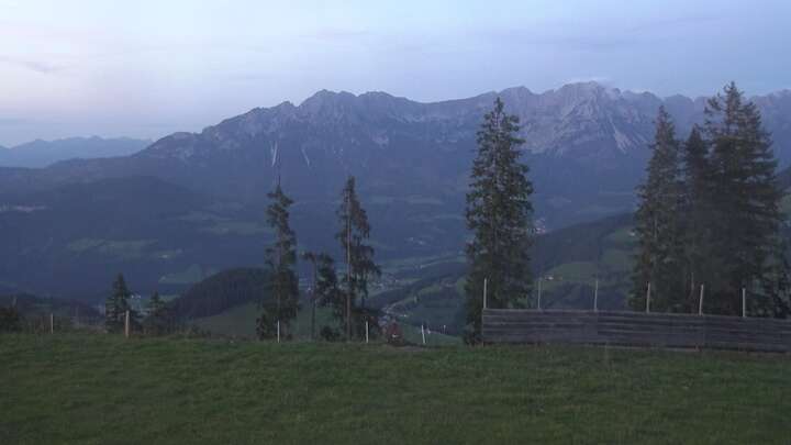Hopfgarten im Brixental (SkiWelt) Kleine Salve - Salvistabahn snow cam captured at 17 September 2026 at 10:05 pm GMT+2