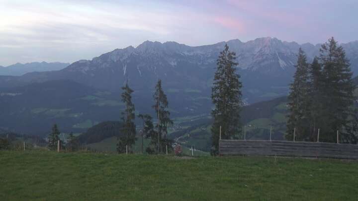 Hopfgarten im Brixental (SkiWelt) Kleine Salve - Salvistabahn snow cam captured at 19 September 2026 at 7:34 pm GMT+2