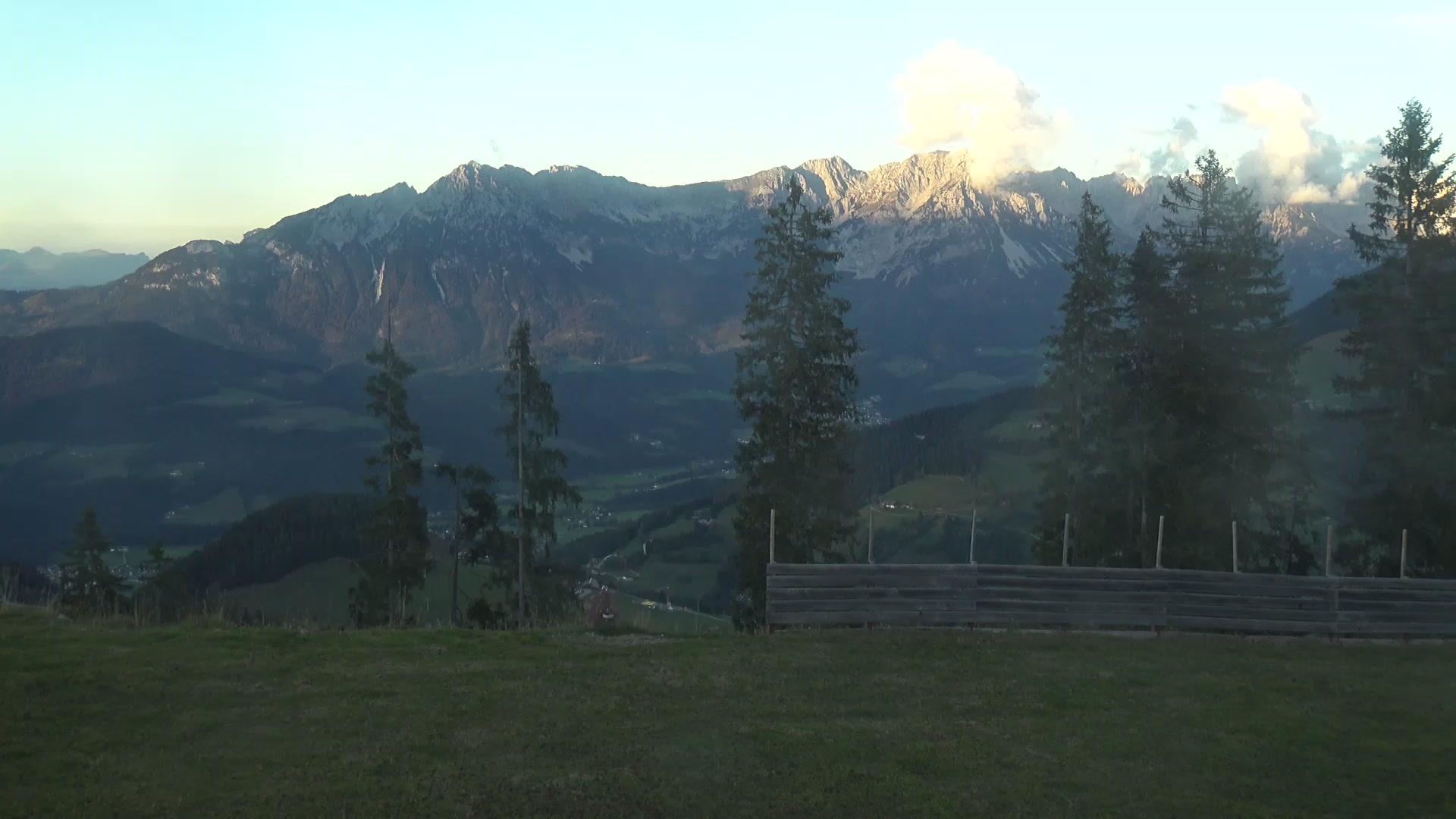Hopfgarten im Brixental (SkiWelt) Kleine Salve - Salvistabahn snow cam captured at 5 October 2026 at 6:42 pm GMT+2