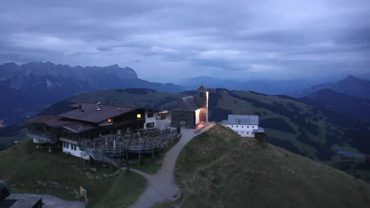 Hopfgarten im Brixental (SkiWelt) Gipfel Hohe Salve - Söll snow cam captured at 13 September 2026 at 8:00 pm GMT+2