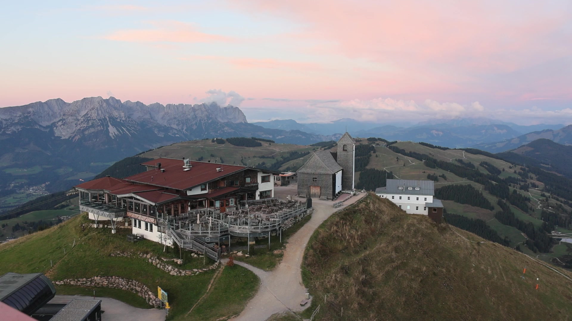 Hopfgarten im Brixental (SkiWelt) Gipfel Hohe Salve - Söll snow cam captured at 5 October 2026 at 6:59 pm GMT+2
