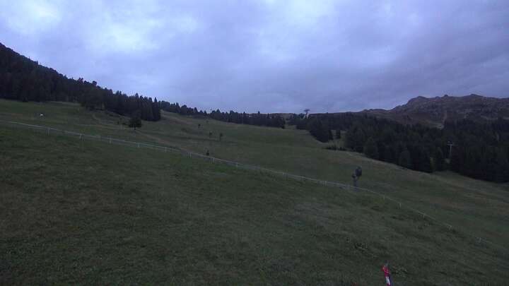 Jerzens (Hochzeiger) Panoramabahn Tal snow cam captured at 13 September 2026 at 7:43 pm GMT+2