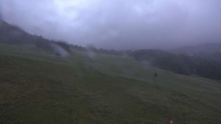 Jerzens (Hochzeiger) Panoramabahn Tal snow cam captured at 16 September 2026 at 7:25 pm GMT+2