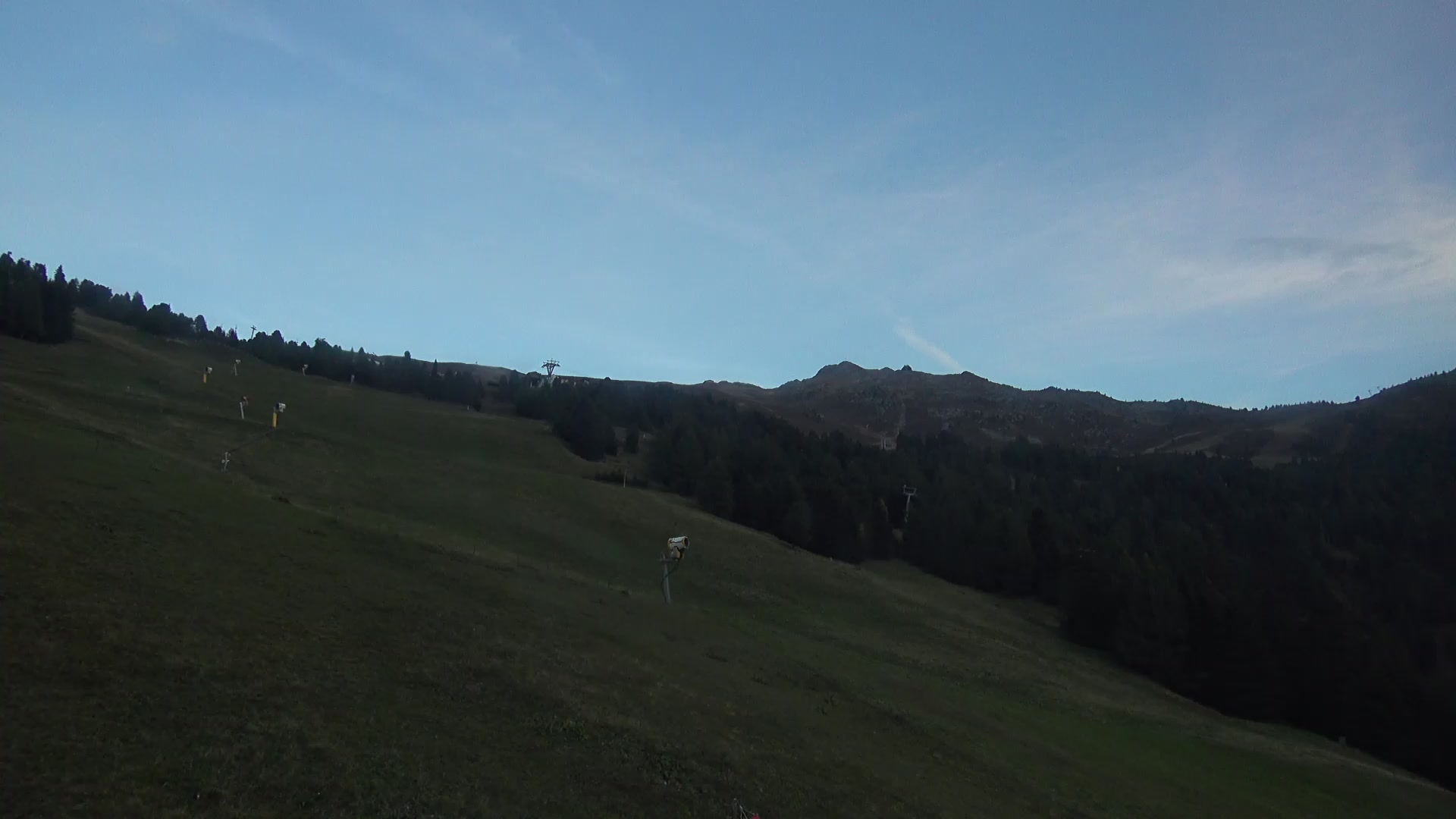 Jerzens (Hochzeiger) Panoramabahn Tal snow cam captured at 4 October 2026 at 6:52 pm GMT+2
