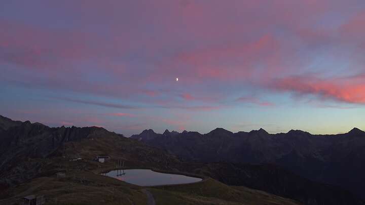 Jerzens (Hochzeiger) Zirbenbahn snow cam captured at 19 September 2026 at 7:50 pm GMT+2
