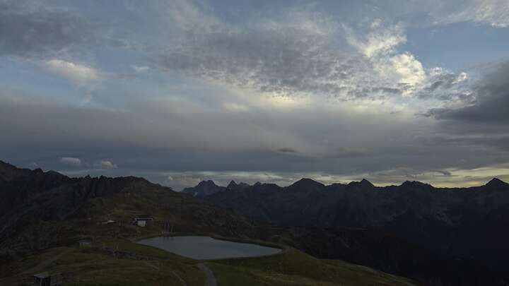 Jerzens (Hochzeiger) Zirbenbahn snow cam captured at 20 September 2026 at 7:14 pm GMT+2