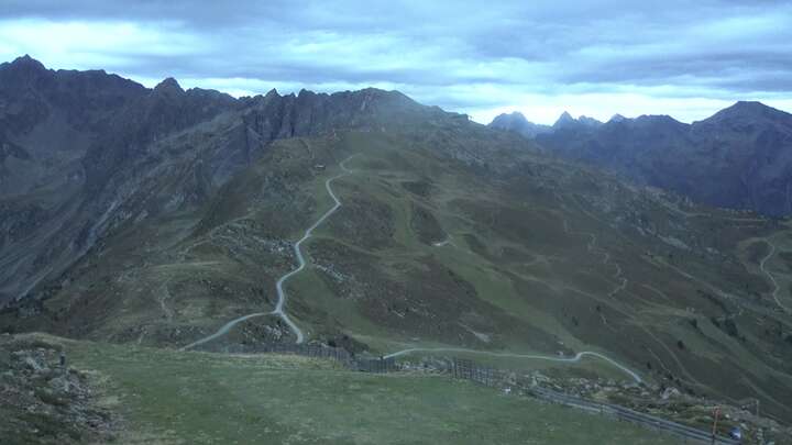 Jerzens (Hochzeiger) Sechszeiger snow cam captured at 13 September 2026 at 7:43 pm GMT+2