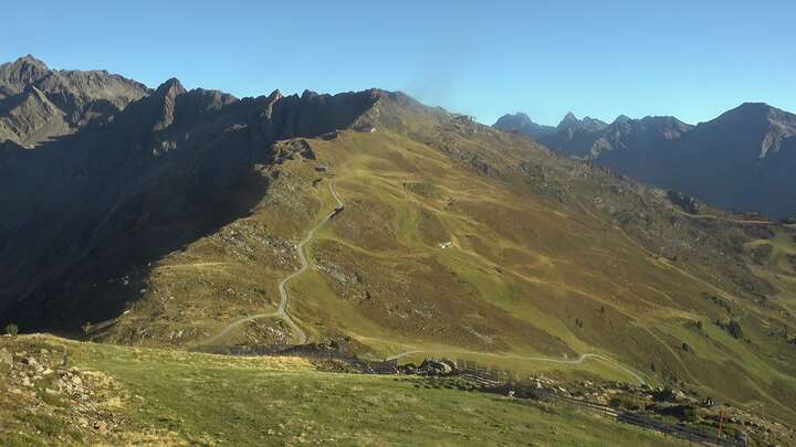 Jerzens (Hochzeiger) Sechszeiger snow cam captured at 15 September 2026 at 6:07 pm GMT+2