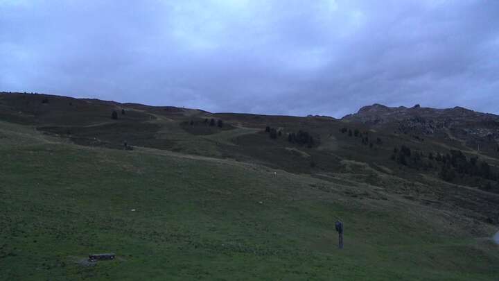 Jerzens (Hochzeiger) Hochzeiger Mid Station snow cam captured at 13 September 2026 at 7:43 pm GMT+2