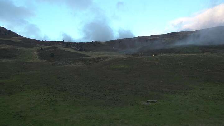 Jerzens (Hochzeiger) Hochzeiger Mid Station snow cam captured at 18 September 2026 at 7:09 pm GMT+2