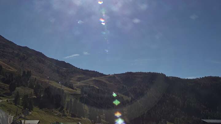Jerzens (Hochzeiger) Hochzeiger Mid Station snow cam captured at 29 September 2026 at 12:35 pm GMT+2