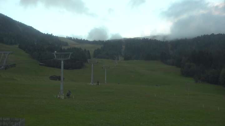 Jerzens (Hochzeiger) Hochzeiger Base Station snow cam captured at 18 September 2026 at 7:09 pm GMT+2