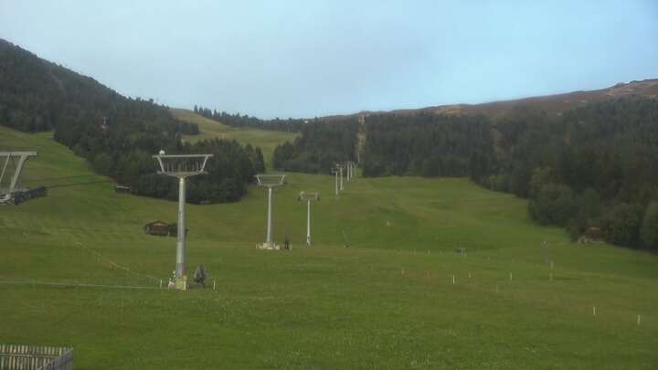 Jerzens (Hochzeiger) Hochzeiger Base Station snow cam captured at 19 September 2026 at 7:18 pm GMT+2