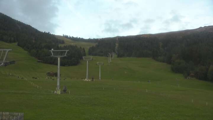 Jerzens (Hochzeiger) Hochzeiger Base Station snow cam captured at 20 September 2026 at 7:14 pm GMT+2