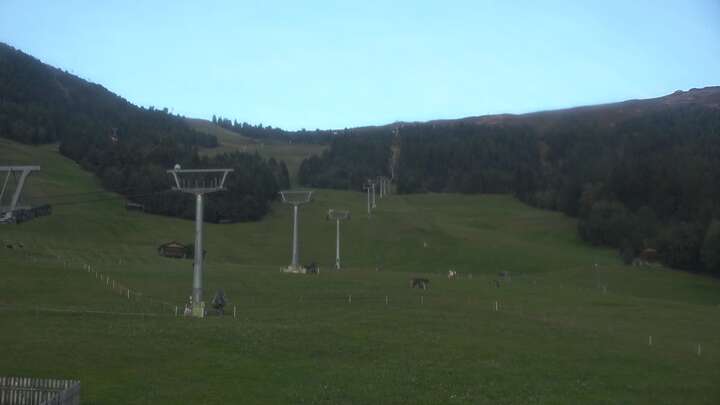 Jerzens (Hochzeiger) Hochzeiger Base Station snow cam captured at 21 September 2026 at 7:14 pm GMT+2