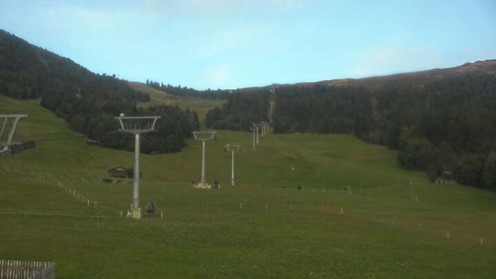 Jerzens (Hochzeiger) Hochzeiger Base Station snow cam captured at 23 September 2026 at 7:21 pm GMT+2