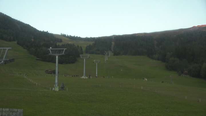 Jerzens (Hochzeiger) Hochzeiger Base Station snow cam captured at 27 September 2026 at 7:05 pm GMT+2