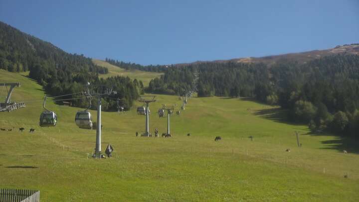 Jerzens (Hochzeiger) Hochzeiger Base Station snow cam captured at 29 September 2026 at 12:35 pm GMT+2
