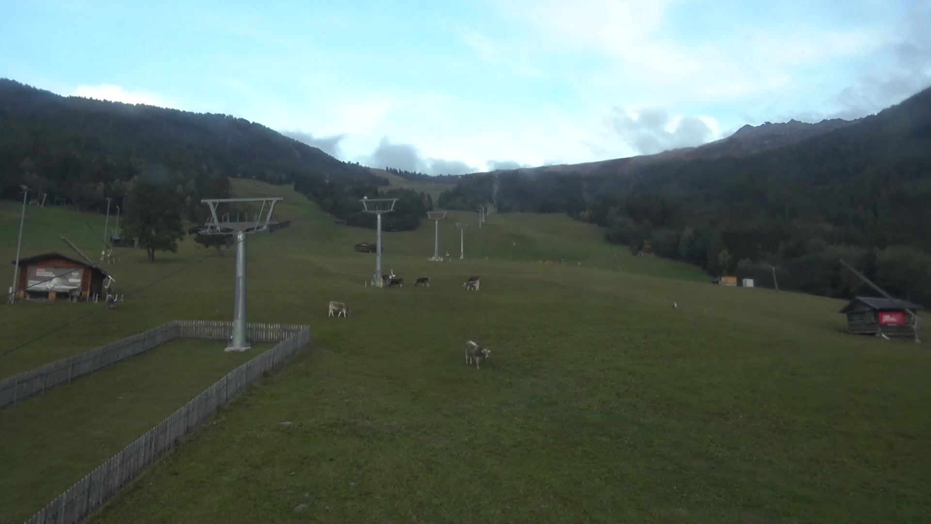 Jerzens (Hochzeiger) Hochzeiger Base Station snow cam captured at 3 October 2026 at 6:47 pm GMT+2