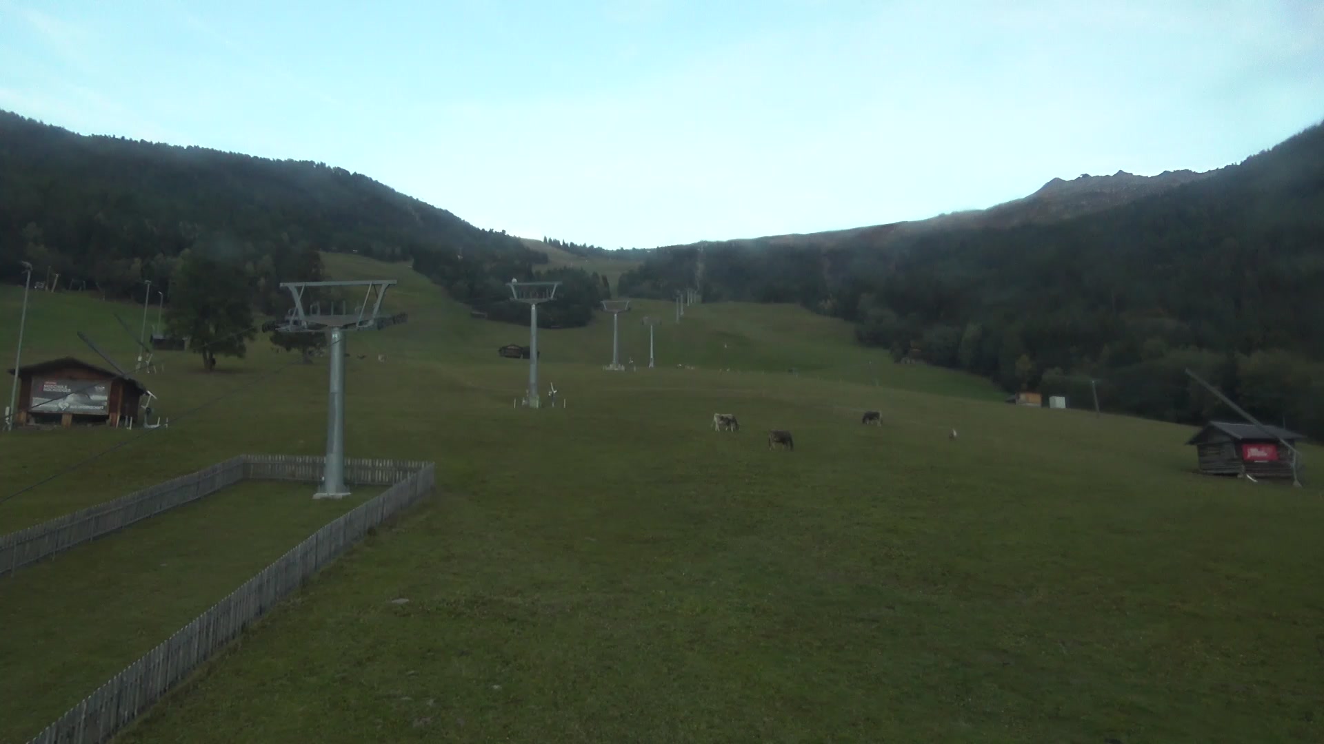 Jerzens (Hochzeiger) Hochzeiger Base Station snow cam captured at 4 October 2026 at 6:52 pm GMT+2