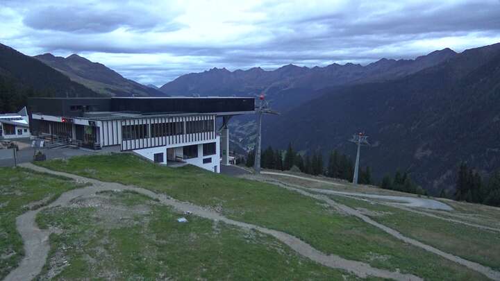 Kappl (Paznaun) Diasbahn Upper Station snow cam captured at 13 September 2026 at 7:43 pm GMT+2