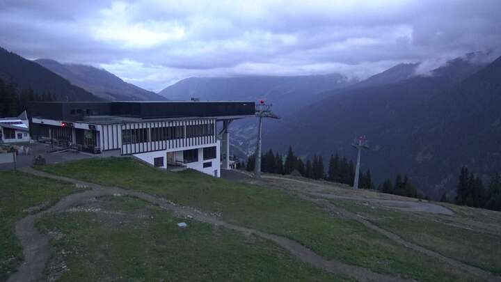 Kappl (Paznaun) Diasbahn Upper Station snow cam captured at 18 September 2026 at 7:42 pm GMT+2