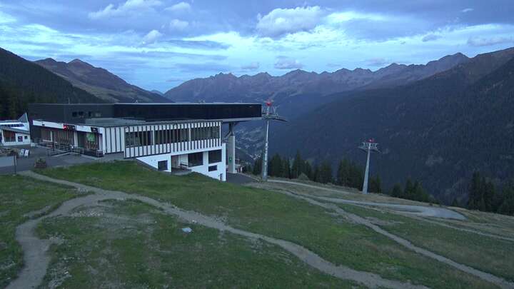 Kappl (Paznaun) Diasbahn Upper Station snow cam captured at 20 September 2026 at 7:46 pm GMT+2