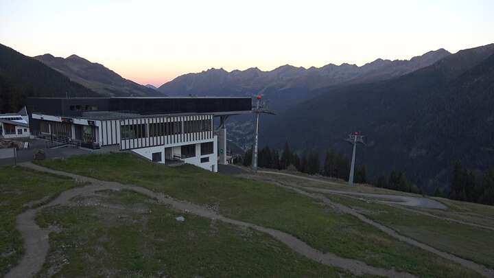 Kappl (Paznaun) Diasbahn Upper Station snow cam captured at 22 September 2026 at 7:21 pm GMT+2