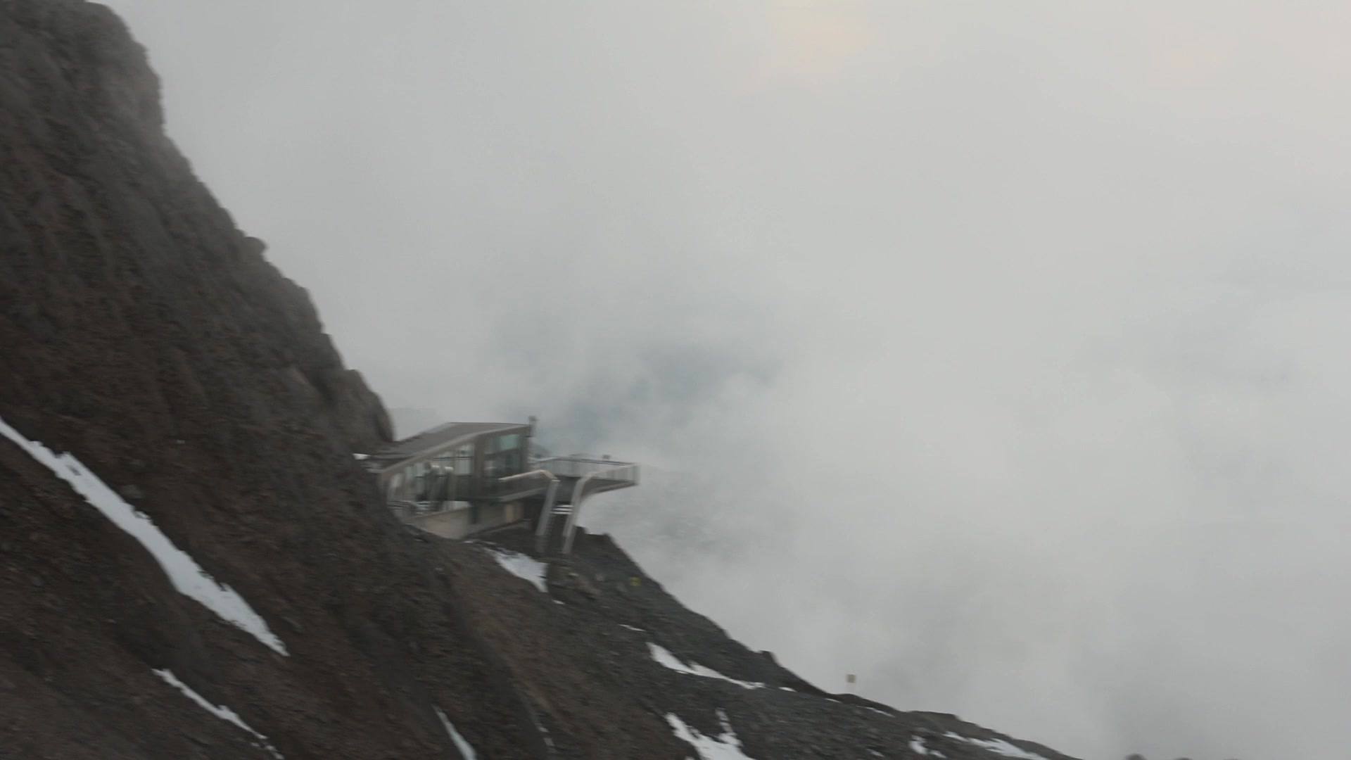Kaprun (Kitzsteinhorn) Gipfel snow cam captured at 4 October 2026 at 7:08 pm GMT+2