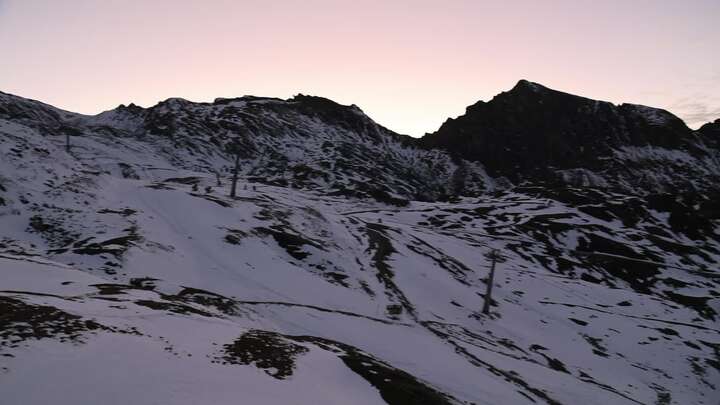 Kaprun (Kitzsteinhorn) Alpincenter snow cam captured at 25 September 2026 at 7:35 pm GMT+2
