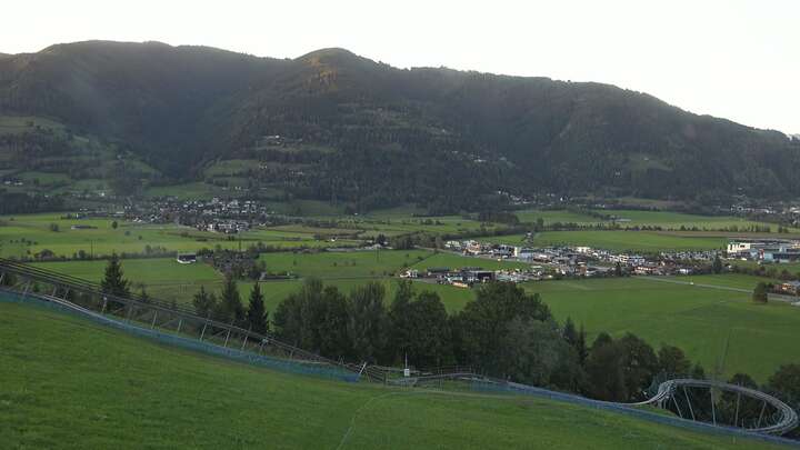 Kaprun (Kitzsteinhorn) Maiskogel snow cam captured at 23 September 2026 at 7:08 pm GMT+2