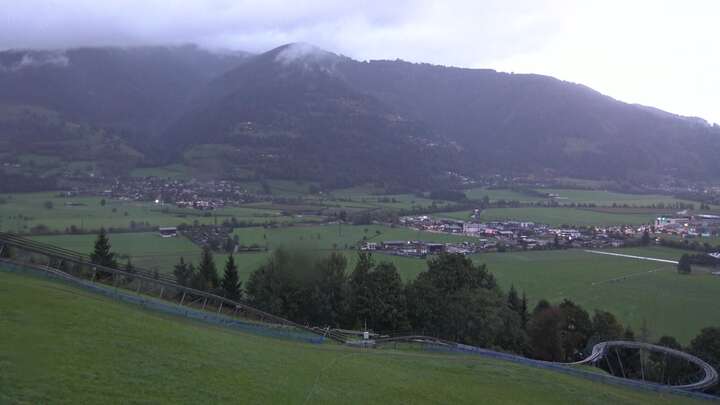 Kaprun (Kitzsteinhorn) Maiskogel snow cam captured at 24 September 2026 at 7:03 pm GMT+2