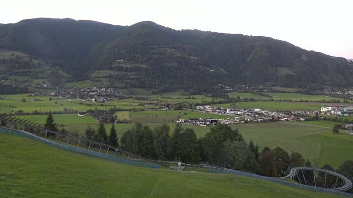 Kaprun (Kitzsteinhorn) Maiskogel snow cam captured at 26 September 2026 at 7:19 pm GMT+2