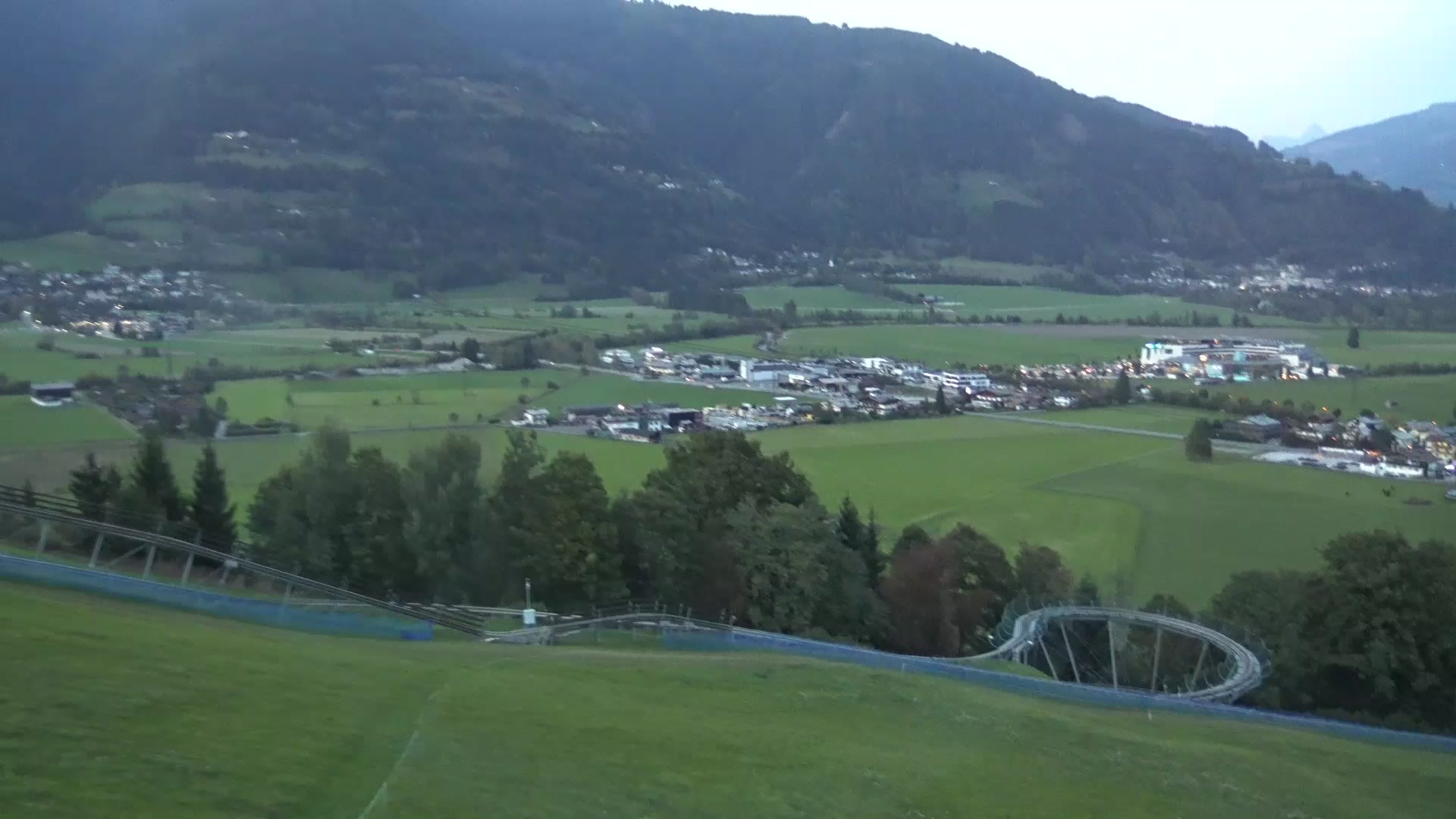 Kaprun (Kitzsteinhorn) Maiskogel snow cam captured at 4 October 2026 at 7:08 pm GMT+2