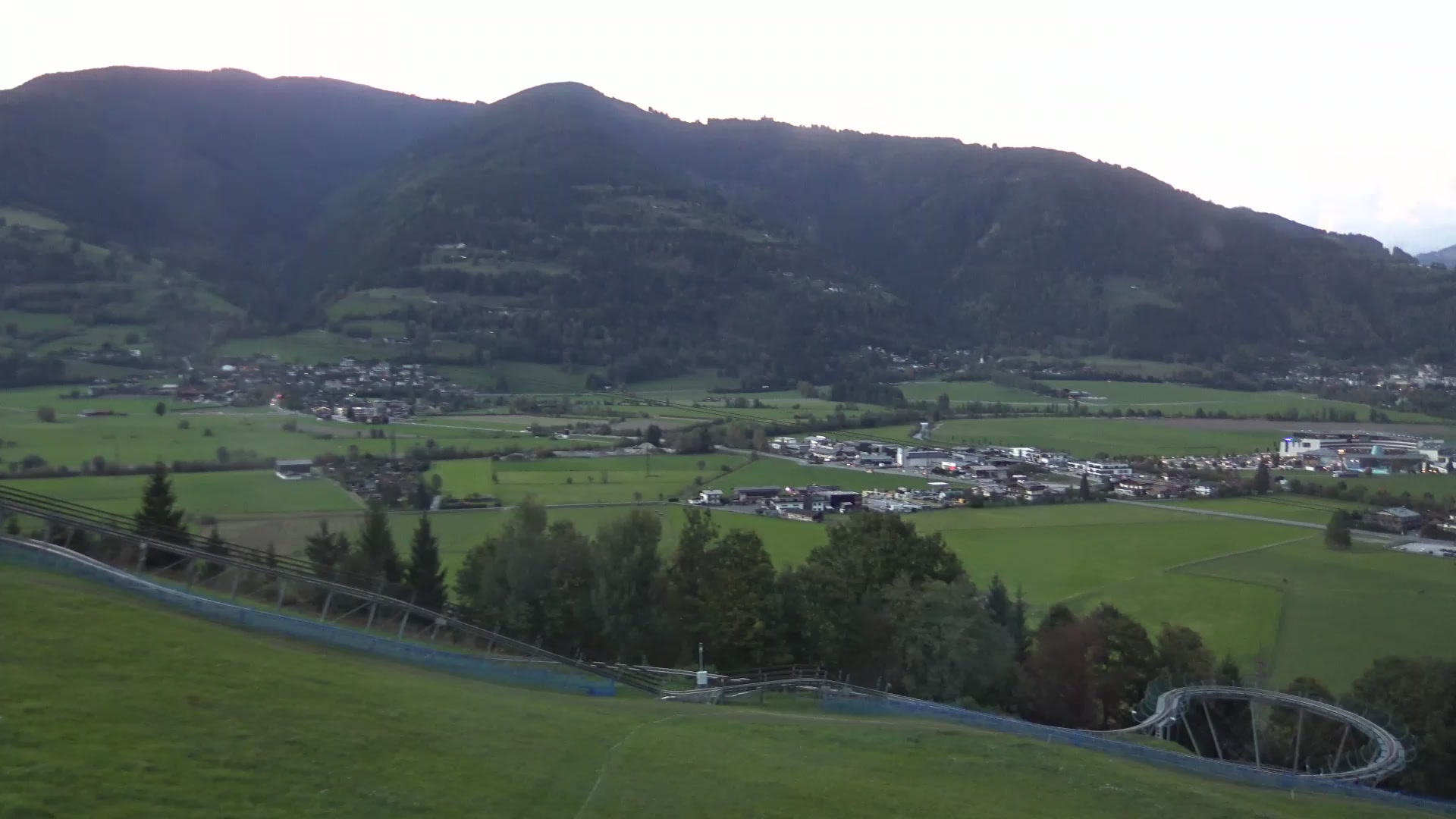 Kaprun (Kitzsteinhorn) Maiskogel snow cam captured at 5 October 2026 at 7:00 pm GMT+2