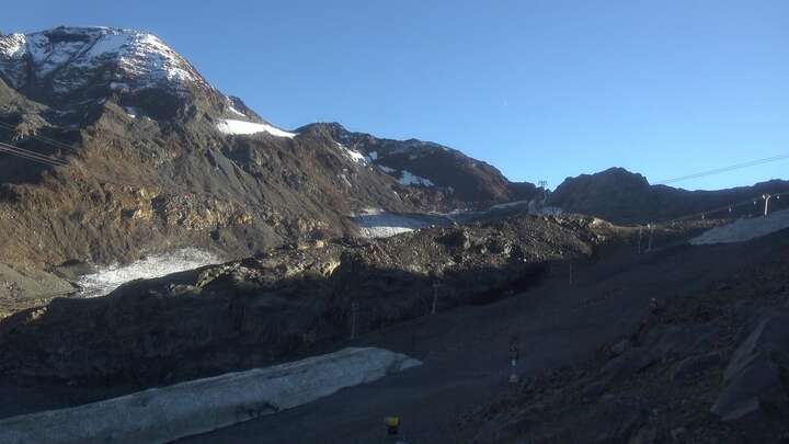 Kaunertal Glacier Centre snow cam captured at 15 September 2026 at 6:07 pm GMT+2