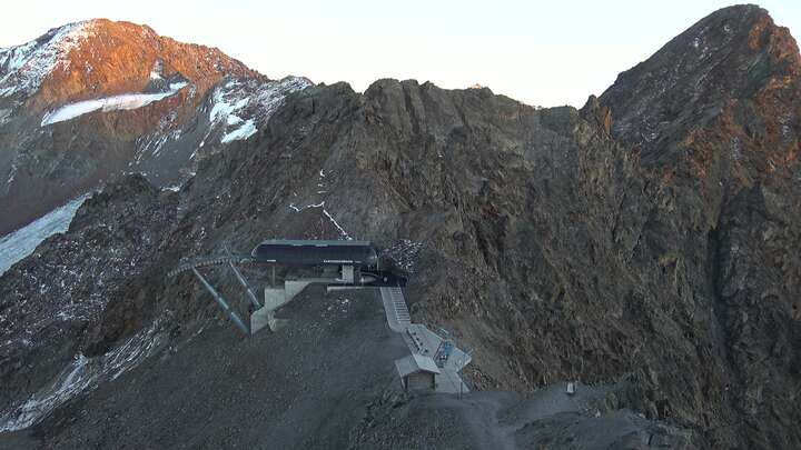 Kaunertal Karlesjochbahn snow cam captured at 27 September 2026 at 7:22 pm GMT+2