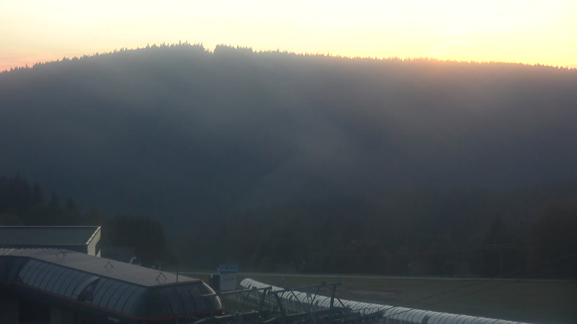 Klaffer am Hochficht (Hochficht Böhmerwald) Reischlberg Mid Station snow cam captured at 3 October 2026 at 6:49 pm GMT+2