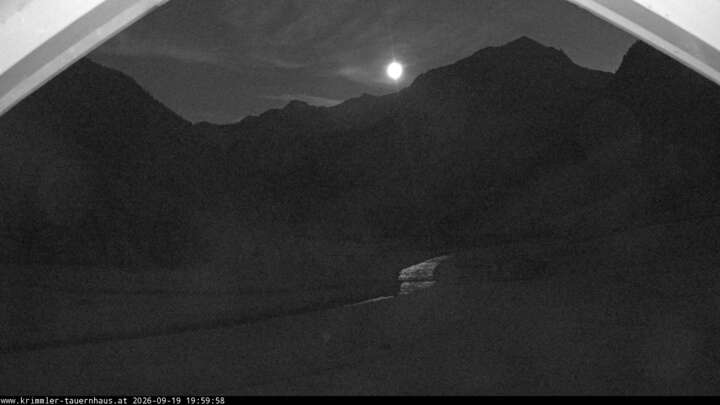 Krimml (Zillertalarena) Krimmler Tauernhaus snow cam captured at 19 September 2026 at 8:22 pm GMT+2