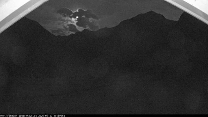 Krimml (Zillertalarena) Krimmler Tauernhaus snow cam captured at 20 September 2026 at 8:19 pm GMT+2