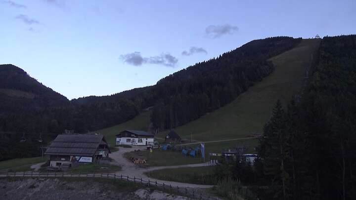 Lackenhof am Ötscher (Ötscherlifte) Eibenkogl Upper Station snow cam captured at 21 September 2026 at 6:59 pm GMT+2