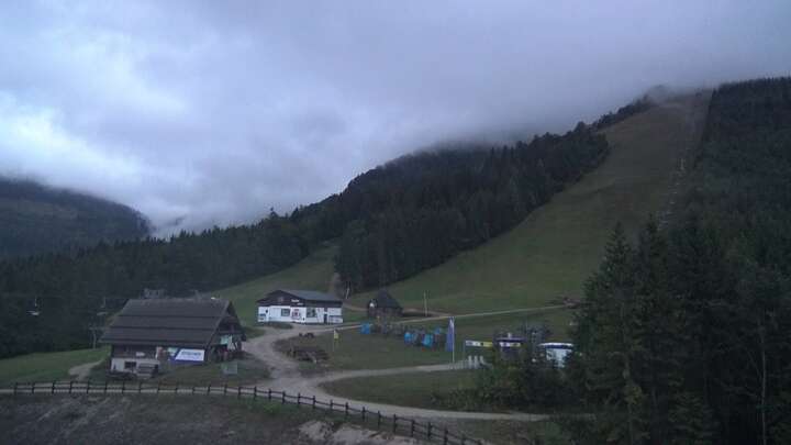 Lackenhof am Ötscher (Ötscherlifte) Eibenkogl Upper Station snow cam captured at 24 September 2026 at 7:04 pm GMT+2